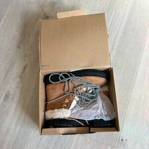 J Crew Faux-Fur Winter Hiking Boots Women's size 9 Brown Chestnut with Box